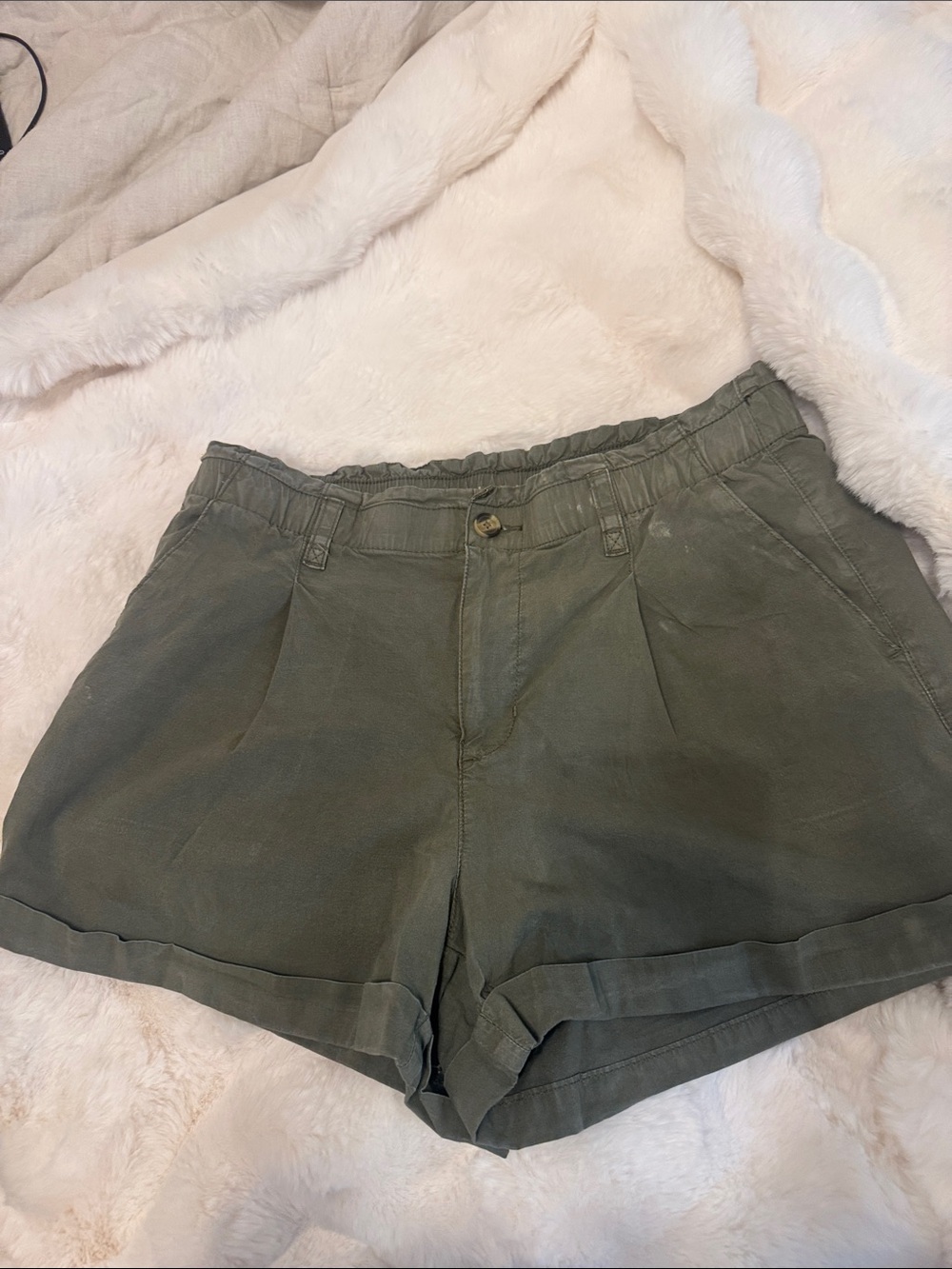 American Eagle Outfitters Olive High-Waist Casual Shorts